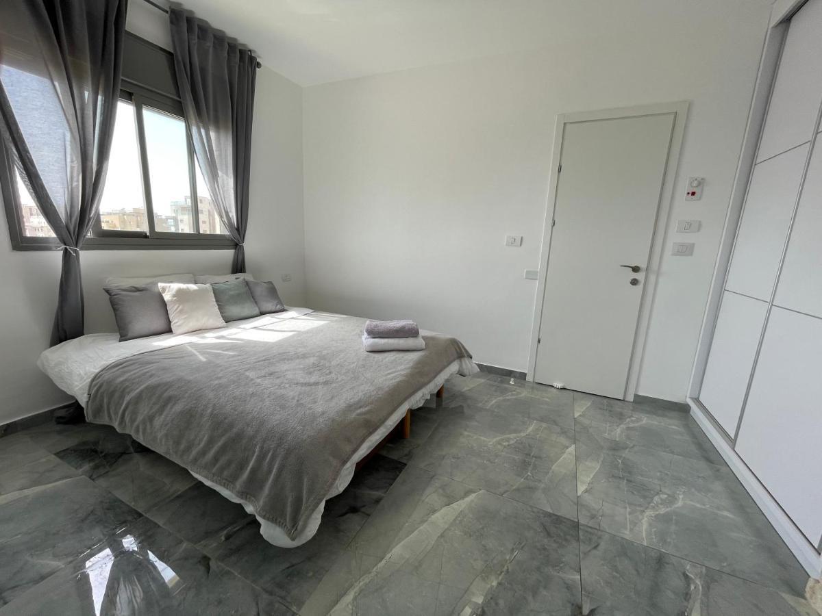 Sea& Sun Apartman Hadera Kültér fotó